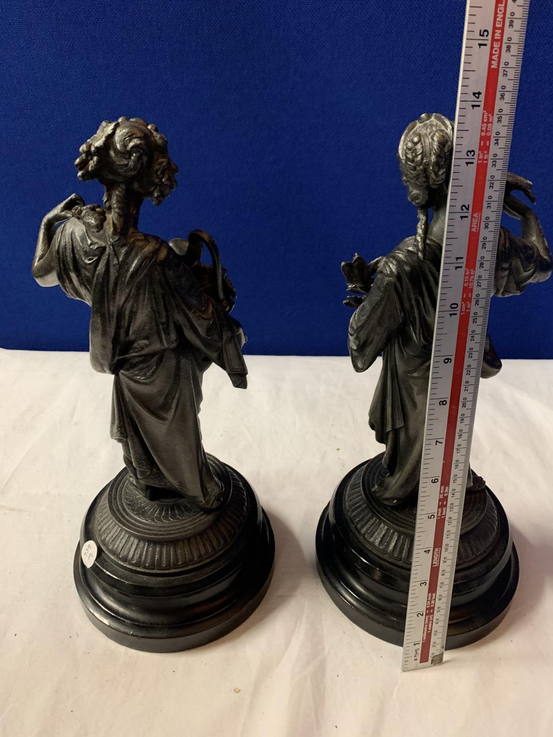 A PAIR OF SPELTER FIGURINES ON POLISHED WOODEN BASES - Image 5 of 5