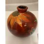 AN ANITA HARRIS SIGNED AND HAND PAINTED SUNFLOWER VASE