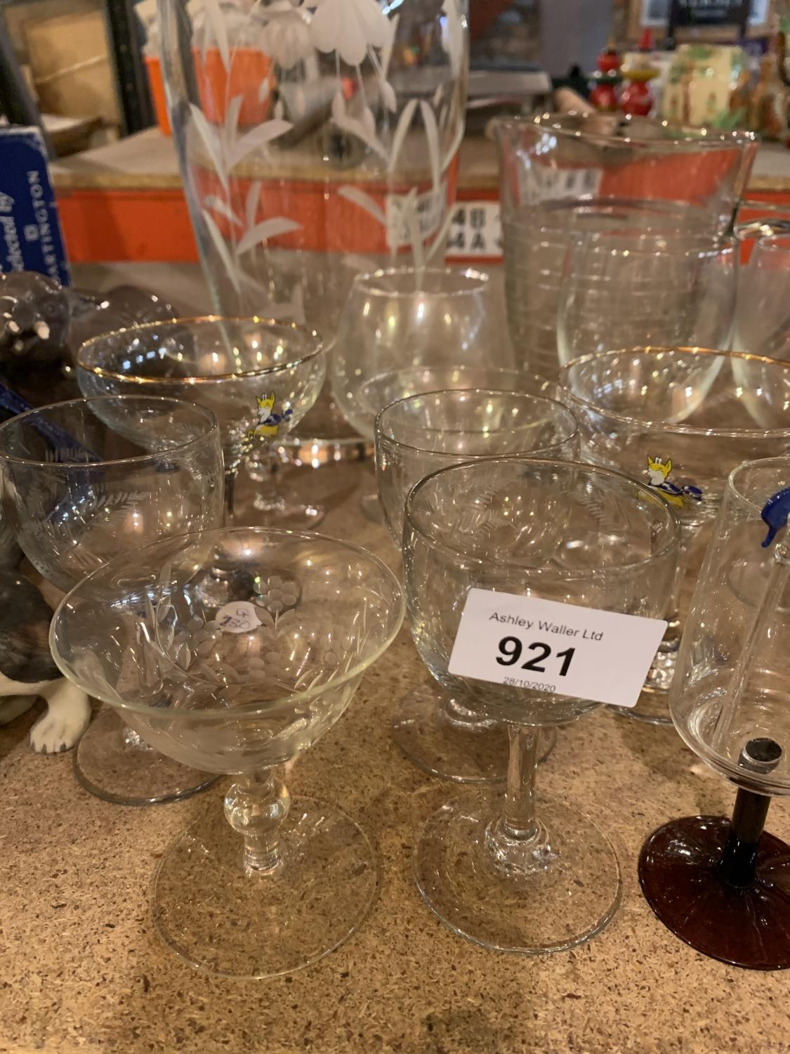 A DARTINGTON GLASS HAND CUT FUCHIA VASE, A JUG AND GROUP OF WINE GLASSES - Image 2 of 3
