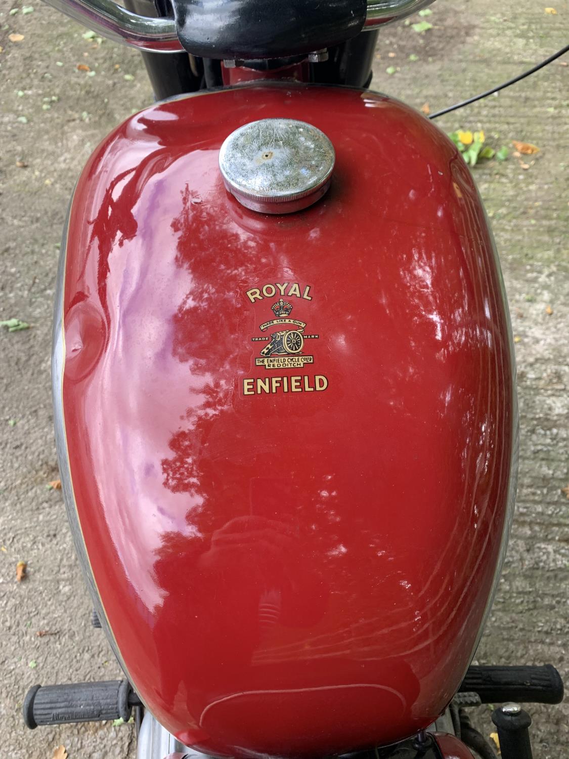 A 1962 ROYAL ENFIELD 350 CC BULLET . THE BIKE WAS MANUFACTURED AT REDITCH, ENGLAND AND SOLD BY - Image 19 of 25