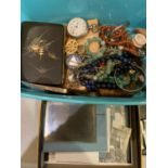 AN ASSORTMENT OF JEWELLERY AND CASES TO INCLUDE A POCKET WATCH