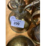A LARGE QUANTITY OF METAL WARE TO INCLUDE JUGS AND TANKARDS ETC