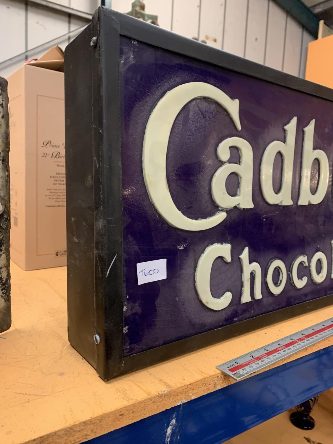 A LARGE 'CADBURY'S CHOCOLATES' ILLUMINATED LIGHT BOX SIGN - Image 2 of 3