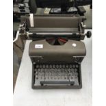 AN VINTAGE IMPERIAL TYPEWRITER