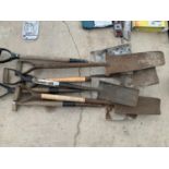 A QUANTITY OF SPADES, SHOVELS AND DRAINING TOOLS