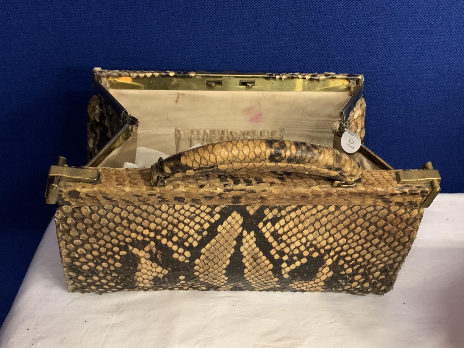 TWO VINTAGE HANDBAGS ONE CROCODILE AND THE OTHER SNAKESKIN - Image 5 of 5