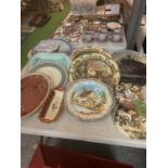 AN ASSORTMENT OF DECORATIVE PLATES TO INCLUDE A LIMITED EDITION VAN GOGH ETC