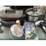AN ECLECTIC ASSORTMENT OF ELECTRICALS TO INCLUDE AN AMBIANO SLOWCOOKER ETC