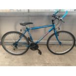 A TOWNSEND MOUNTAIN KING MOUNTAIN BIKE WITH 15 GEAR SHIMANO