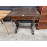 AN OAK DRAW LEAF DINING TABLE