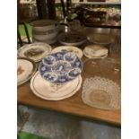 VARIOUS ITEMS OF GLASS WARE AND CERAMIC WARE TO INCLUDE A BURLEIGH POTTY ETC