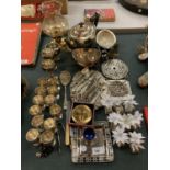 A QUANTITY OF SILVER PLATE ITEMS TO INCLUDE SMALL GOBLETS AND SAUCE BOAT ETC