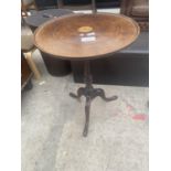 A 19TH CENTURY MAHOGANY AND INLAID DISH TOP TRIPOD TABLE 21.5 INCH DIAMETER