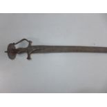 AN INDIAN TULWAR SWORD, 82CM CURVED BLADE, TIP MISSING