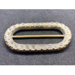 A DECORATIVE GEORGIAN SHOE BUCKLE WITH CLEAR STONES