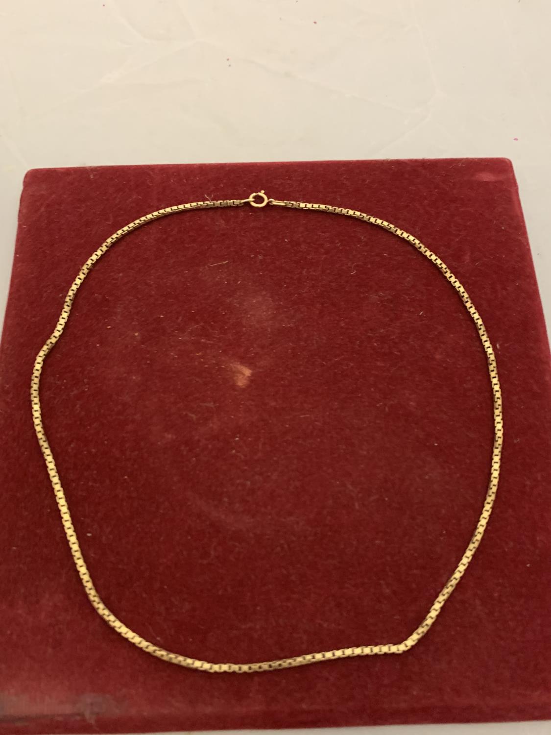 A 9 CARAT GOLD BOX CHAIN 16.5 INCHES LONG 7.32G - Image 2 of 6