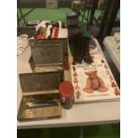 AN ASSORTMENT OF ITEMS TO INCLUDE FOUR VINTAGE TINS, DOMINOES ETC