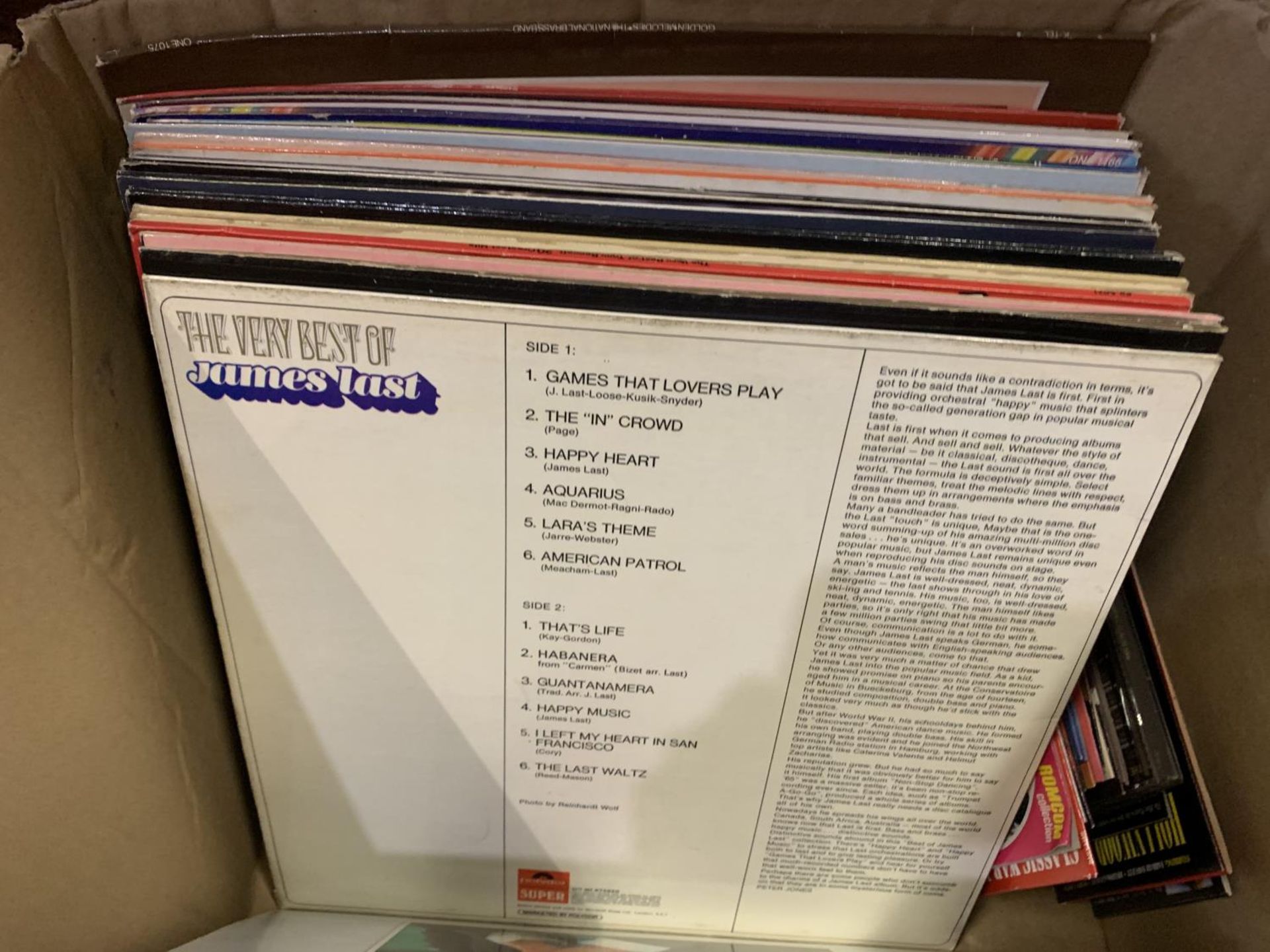 A BOX OF ASSORTED RECORDS TO INCLUDE 'TONY BENNETT' AND 'ANDY WILLIAMS' - Image 2 of 4