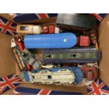 A COLLECTION OF VINTAGE DIE CAST CARS AND LORRIES TO INCLUDE A DINKY SERVICE TRUCK