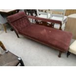 AN EARLY 20TH CENTURY OAK CHAISE LONGUE