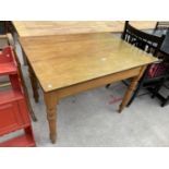 A VICTORIAN PINE KITCHEN TABLE ON TURNED LEGS, 39x28" WITH LATER TOP