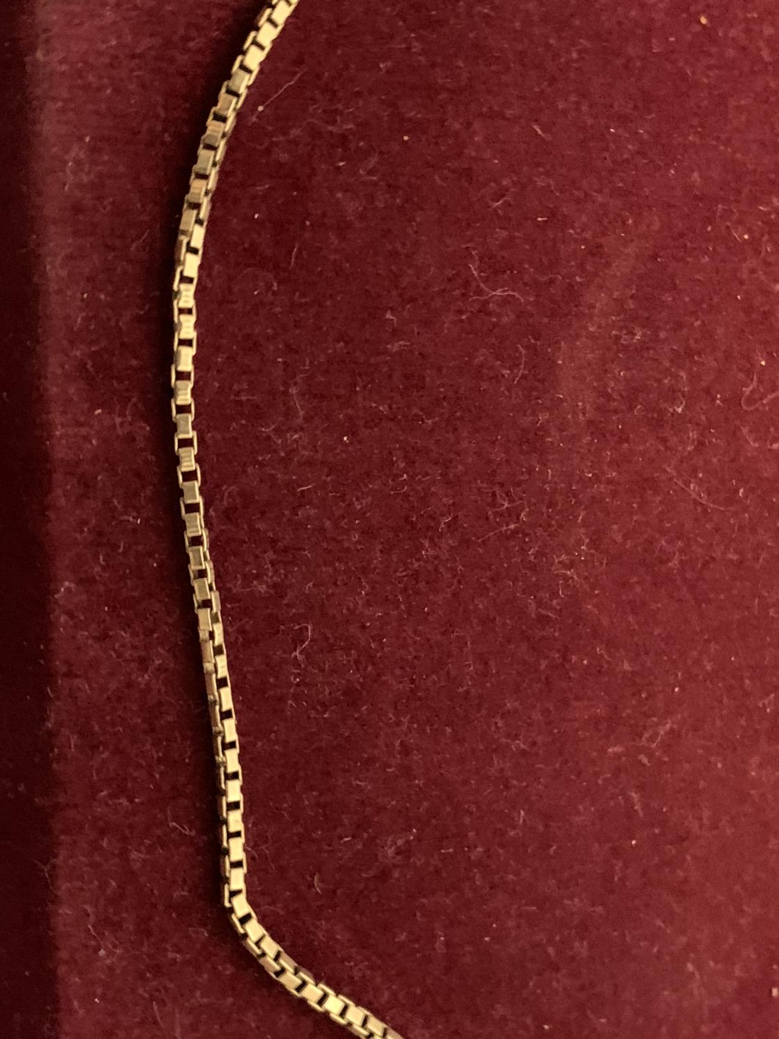 A 9 CARAT GOLD BOX CHAIN 16.5 INCHES LONG 7.32G - Image 6 of 6