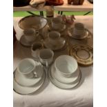 A SELECTION OF CHINA TO INCLUDE FIVE MINTON SIDE PLATES