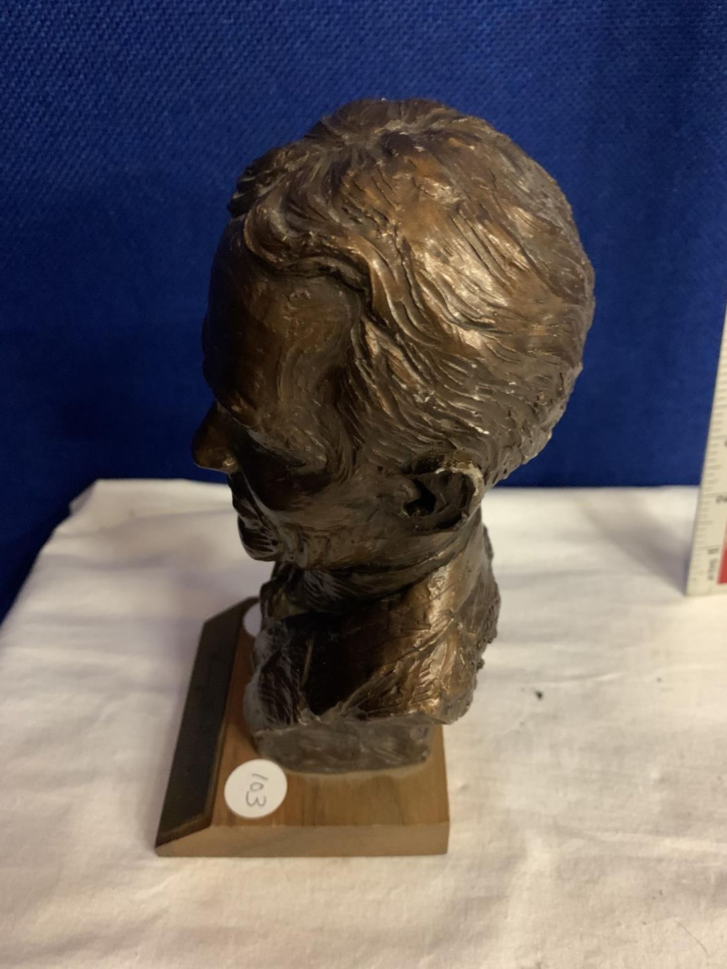 A SMALL RESIN BUST OF HENRY FORD - Image 2 of 4