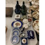 AN ASSORTMENT OF CERAMIC WARE TO INCLUDE TRINKET BOXES AND JASPER WARE ETC
