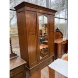 AN EDWARDIAN MAHOGANY AND INLAID MIRROR-DOOR WARDROBE WITH DRAWER TO BASE, 50" WIDE