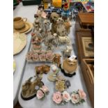 A LARGE ASSORTMENT OF CERAMIC ORNAMENTS TO INCLUDE SEVERAL ANIMAL FIGURES ETC