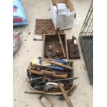 A LARGE QUANTITY OF ITEMS TO INCLUDE A VINTAGE ASHCROFT OF LIVERPOOL SNOOKER TABLE IRON, VINTAGE