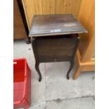 A MAHOGANY SEWING TABLE WITH HINGED TOP AND LOWER DRAWER