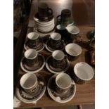 AN ASSORTMENT OF CERAMIC WARE TO INCLUDE CINQUE PORTS POTTERY COFFEE SERVICE ETC