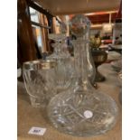 AN ASSORTMENT OF CUT GLASS TO ALSO INCLUDE A BRASS OIL LAMP CONVERTED TO ELECTRIC