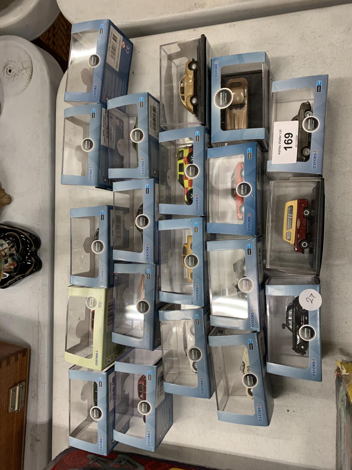 AN EXTENSIVE COLLECTION OF OXFORD 1:76 SCALE MODEL CARS