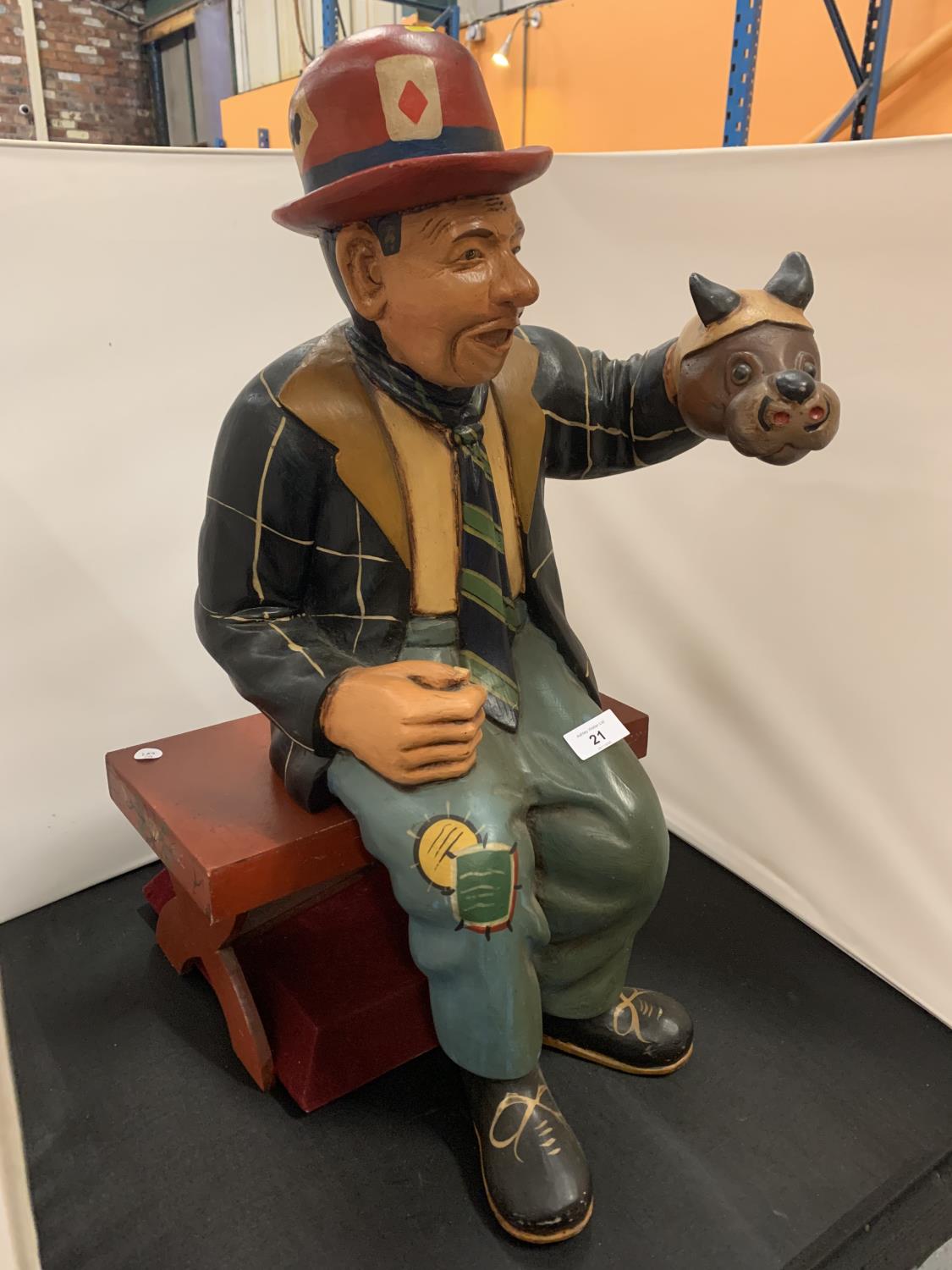 A LARGE RESIN CHARACTER ORNAMENT FEATURING A VENTRILOQUIST IN A BOWLER HAT SEATED ON A WOODEN BENCH - Image 2 of 3