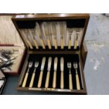 A GOLDSMITHS AND SILVERSMITHS CO LONDON SIXTEEN PIECE CANTEEN OF CUTLERY SET (FISH) IN A WOODEN CASE