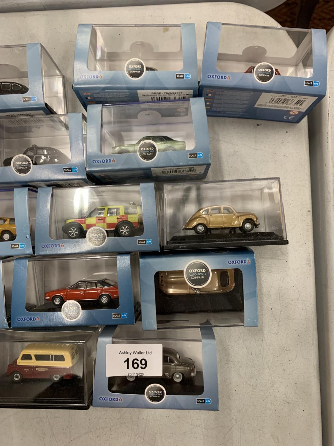 AN EXTENSIVE COLLECTION OF OXFORD 1:76 SCALE MODEL CARS - Image 2 of 4