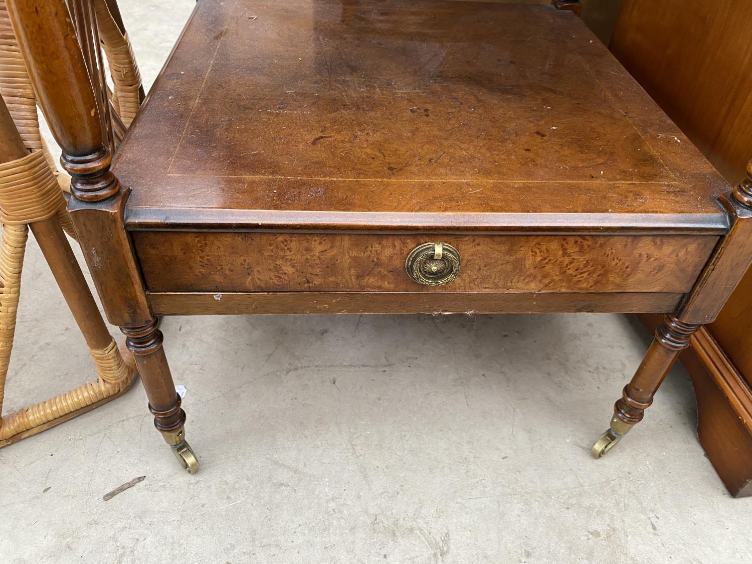 A SQUARE INLAID WALNUT SIDE TABLE WITH LOWER DRAWER AND SERVING SLIDE - Image 3 of 3