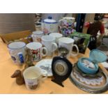 AN ASSORTMENT OF CERAMIC WARE AND TREEN TO INCLUDE CUPS AND A GINGER JAR ETC