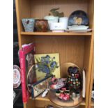 AN ASSORTMENT OF KITCHEN WARE TO INCLUDE PLATES AND BOWLS ETC