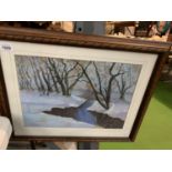 A FRAMED AND SIGNED PRINT OF A WINTER WOODLAND SCENE