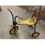 A VINTAGE CHILDS TRICYCLE