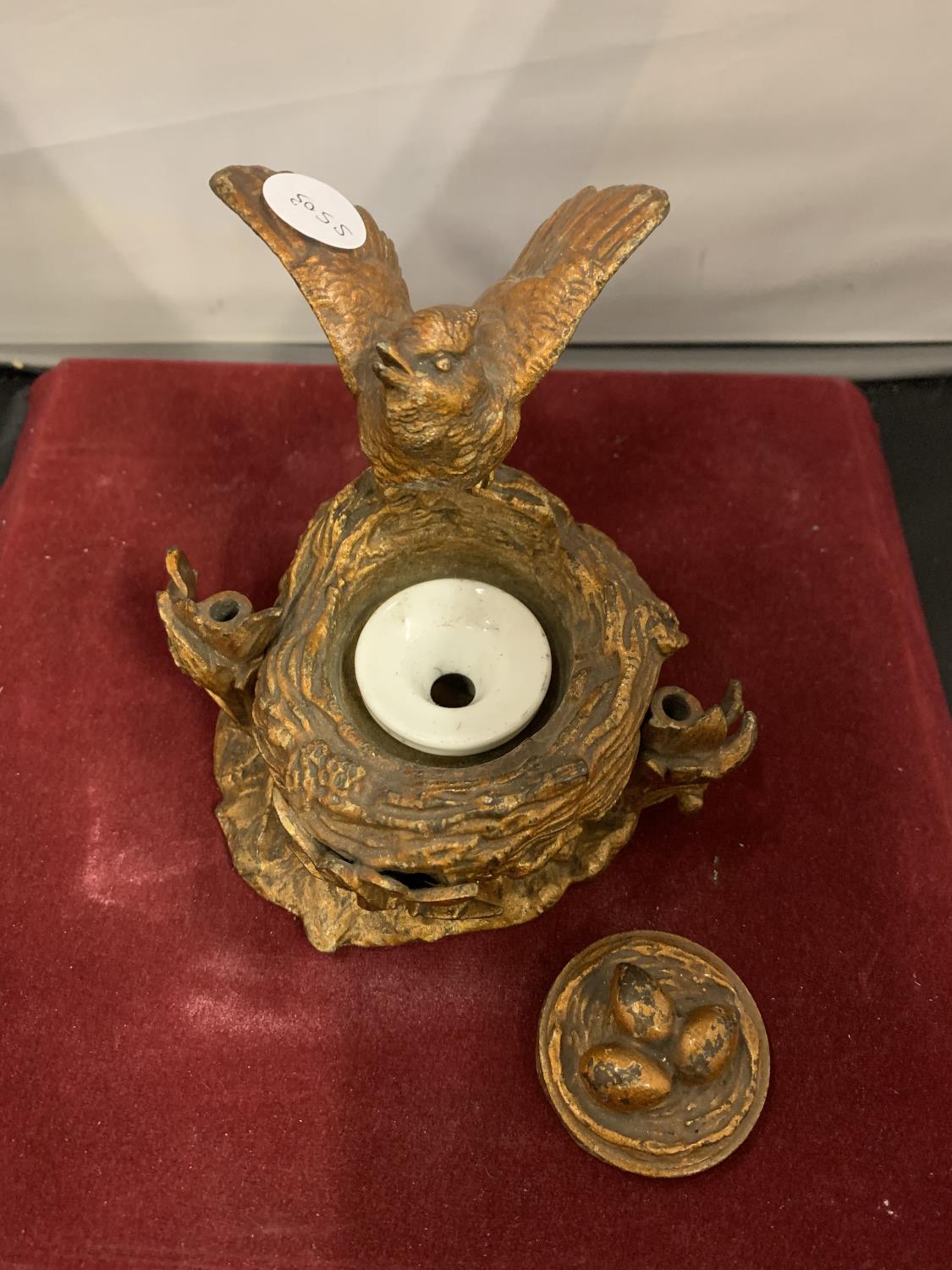 A LATE 19TH CENTURY PAINTED BRONZE INKWELL IN THE FORM OF A BIRD AND BIRD NEST WITH EGGS - Image 2 of 4