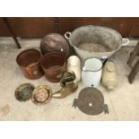 A LARGE COLLECTION OF VINTAGE ITEMS TO INCLUDE A GALVANISED TUB, TWO BED WARMERS, COPPER TUBS, A