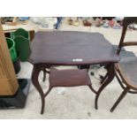 AN EARLY 20TH CENTURY MAHOGANY SIDE TABLE WITH LOWER SHELF