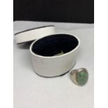 A SILVER GREEN STONE RING MARKED 925 WITH A PRESENTATION BOX