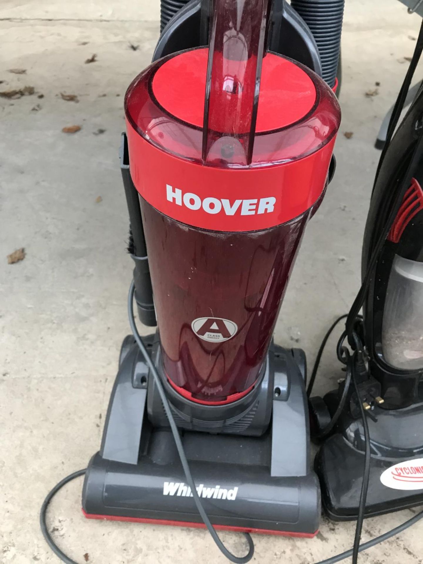 A HOOVER WHIRLWIND VACUUM CLEANER WITH FURTHER CYCLONIC VAC - Image 2 of 5