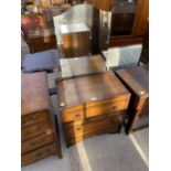 A MID 20TH CENTURY OAK DRESSING CHEST, 24" WIDE